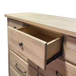 Aria Chest