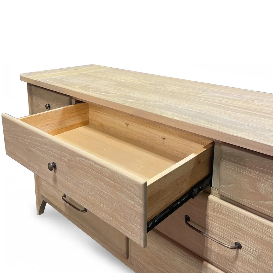 Aria Dresser