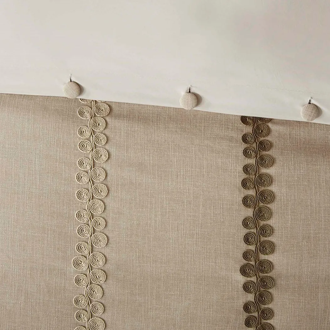 Chateau Comforter Set