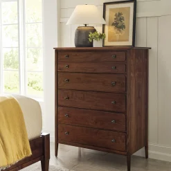 Hudson Valley Chest